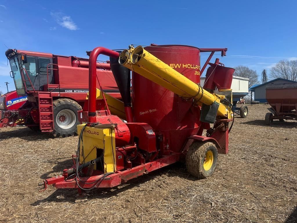 Image of New Holland 358 Primary image