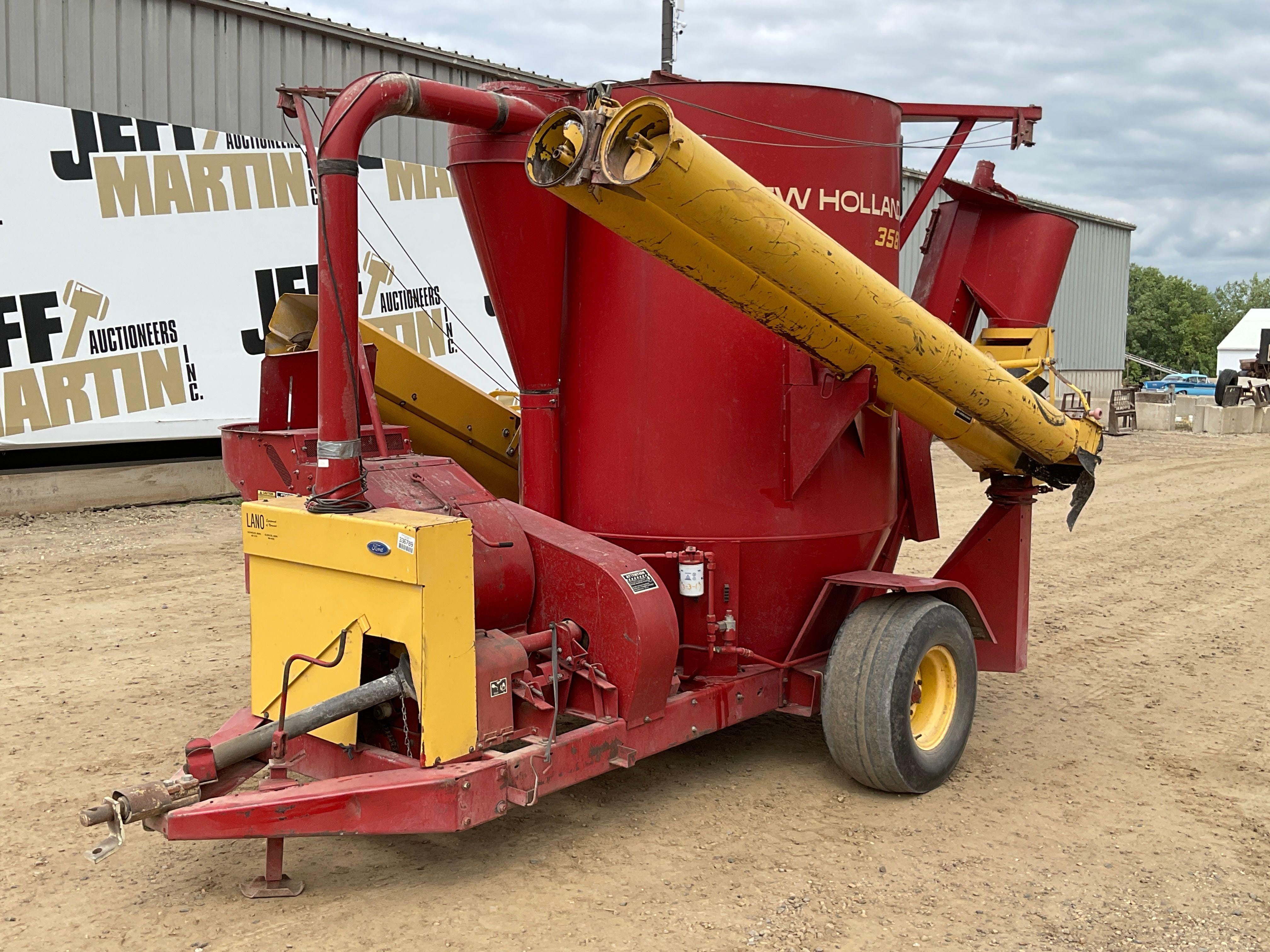 Main image New Holland 358