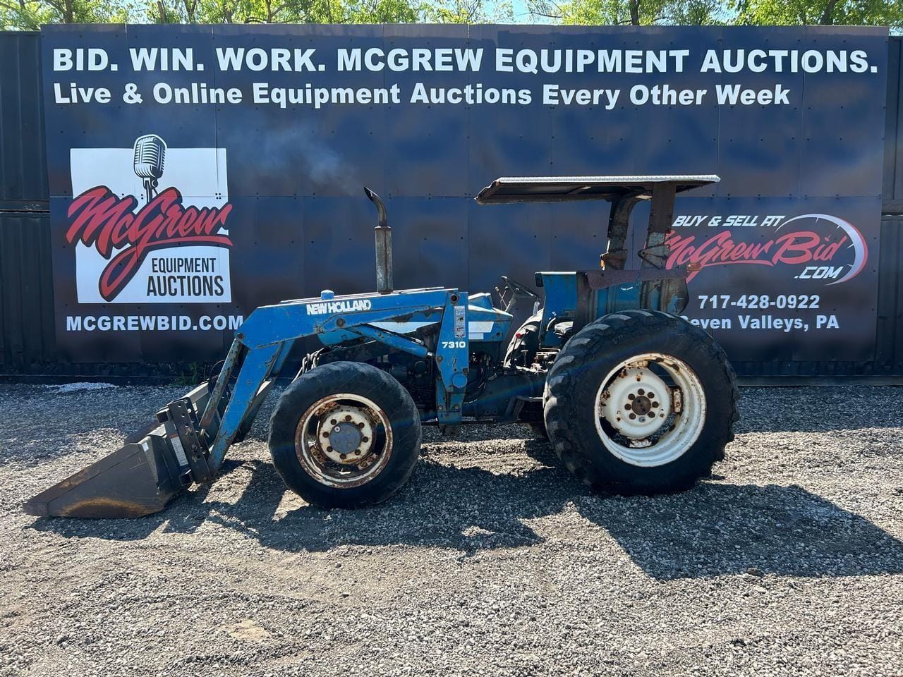 New Holland 3930 Equipment Image0