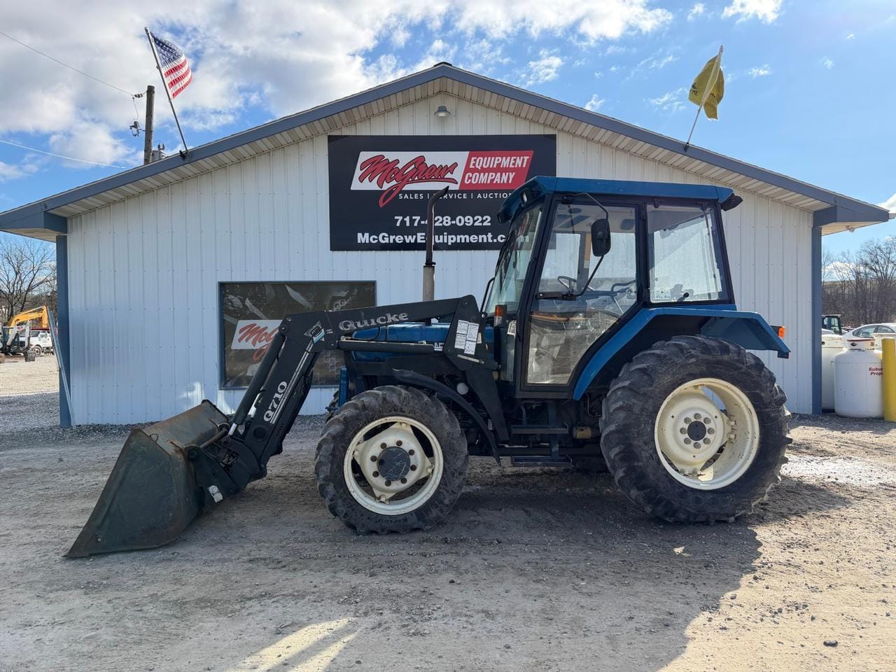 New Holland 3930 Equipment Image0