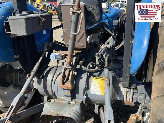 Image of New Holland 3930 equipment image 4