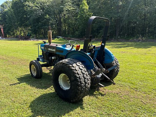 Image of New Holland 3930 equipment image 4