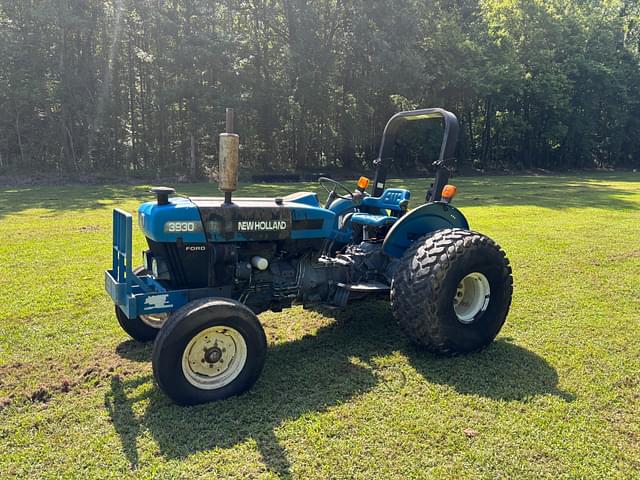 Image of New Holland 3930 equipment image 2