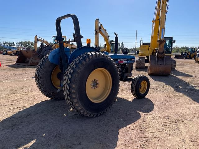 Image of New Holland 3930 equipment image 4