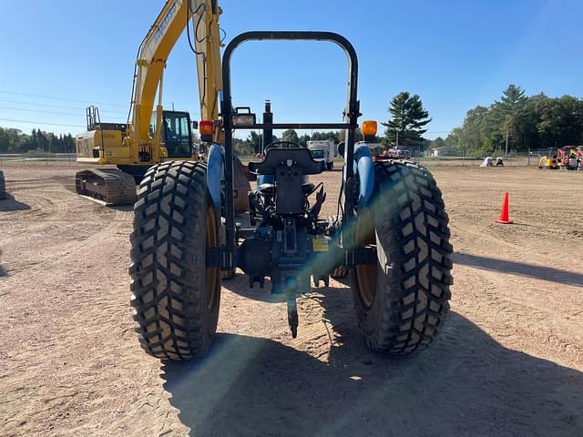 Image of New Holland 3930 equipment image 3