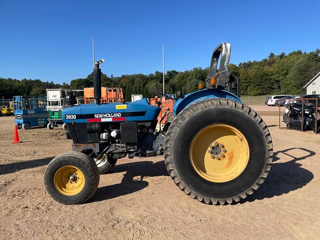 Image of New Holland 3930 equipment image 1