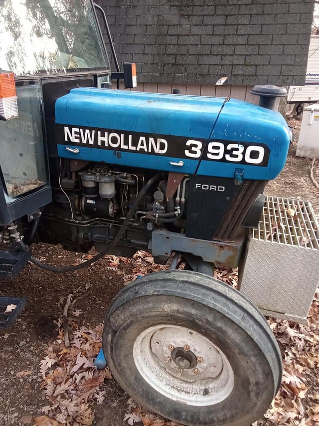 Image of New Holland 3930 equipment image 2