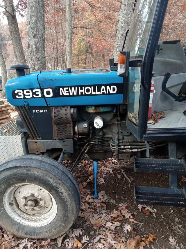 Image of New Holland 3930 equipment image 4