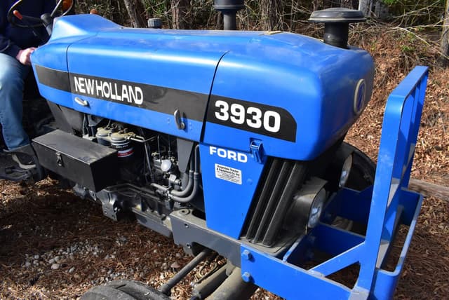 Image of New Holland 3930 equipment image 2