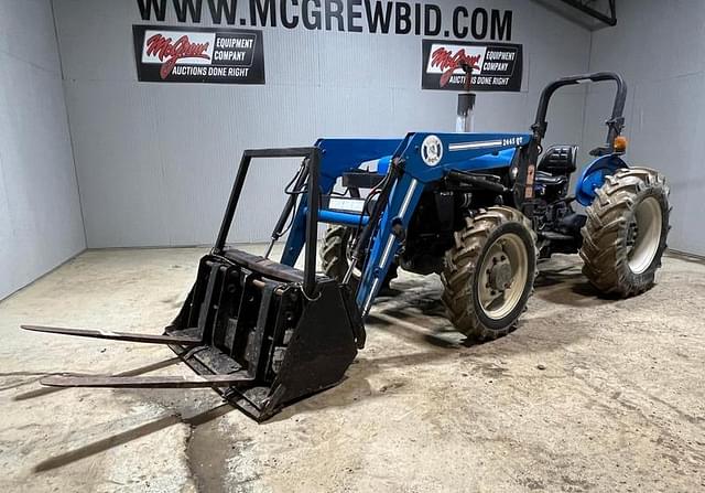Image of New Holland 3930 equipment image 2