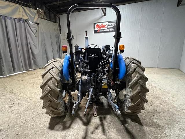 Image of New Holland 3930 equipment image 3