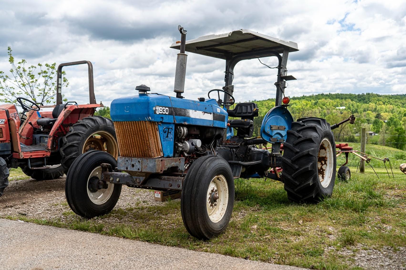 New Holland 3930 Equipment Image0