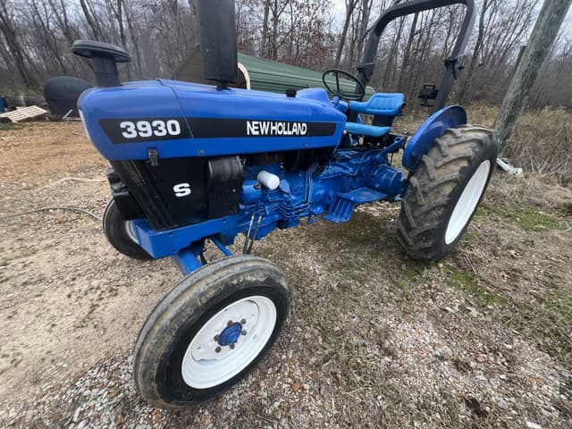 Image of New Holland 3930 equipment image 4