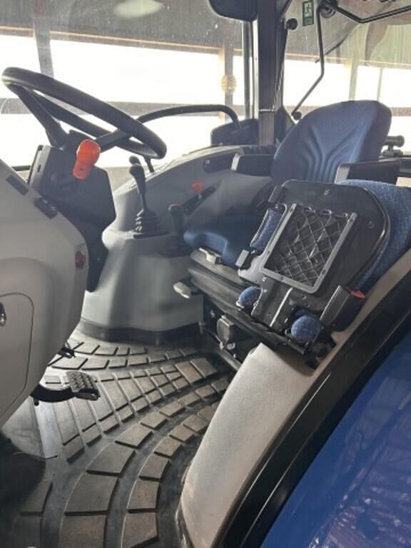Image of New Holland Workmaster 75 equipment image 3