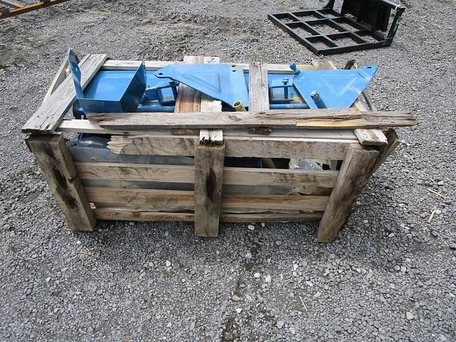 Image of New Holland 105A equipment image 4