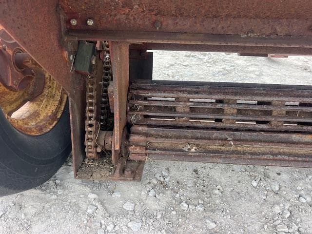 Image of New Holland 401 equipment image 4