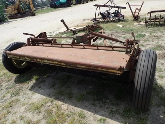 Image of New Holland 404 equipment image 3