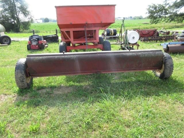 Image of New Holland 410 equipment image 2