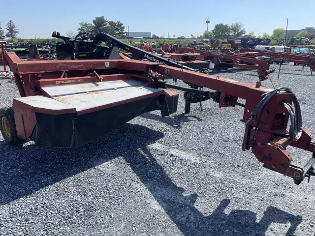 Image of New Holland 411 equipment image 2