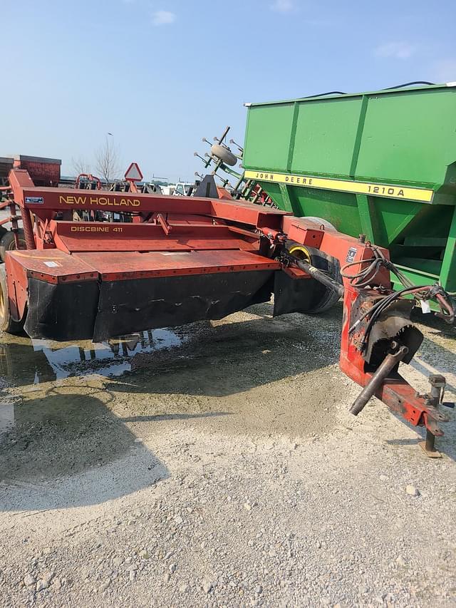Thumbnail image New Holland 411 1