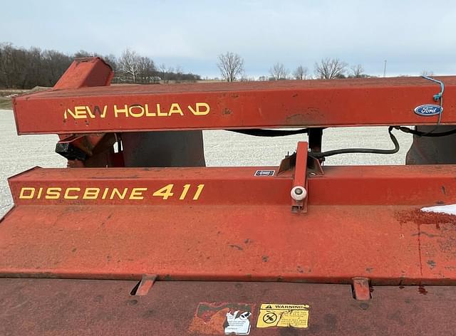 Image of New Holland 411 equipment image 3