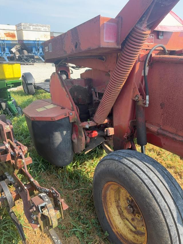 Image of New Holland 411 equipment image 3