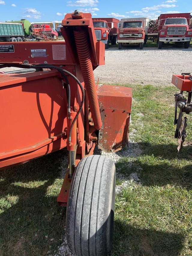 Image of New Holland 411 equipment image 3