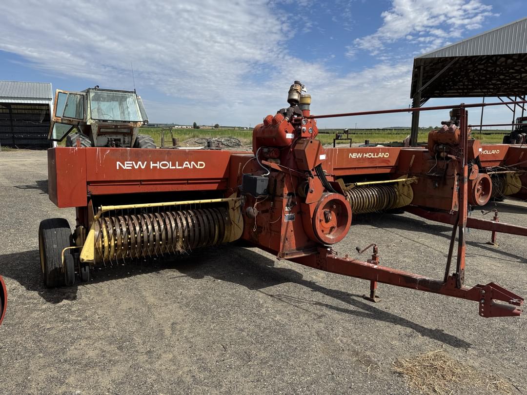 Image of New Holland 425 Primary image