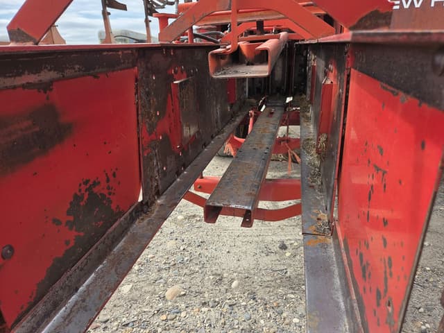 Image of New Holland 425 equipment image 3