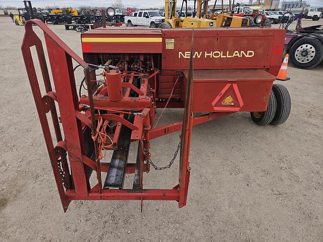 Image of New Holland 426 equipment image 4