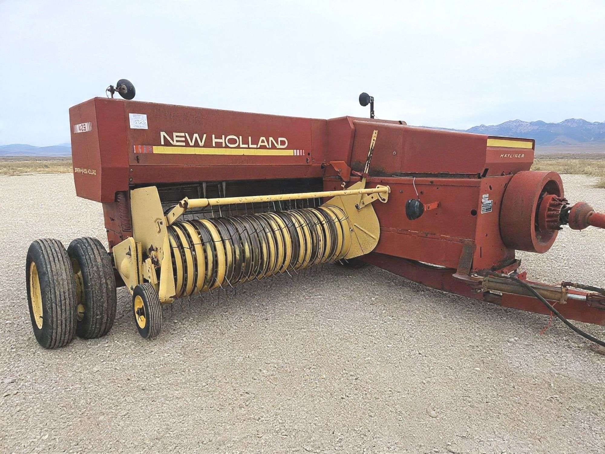 New Holland 426 Equipment Image0