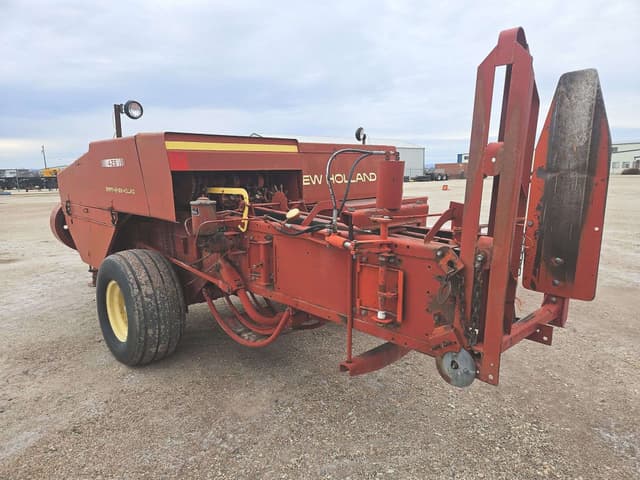 Image of New Holland 426 equipment image 4