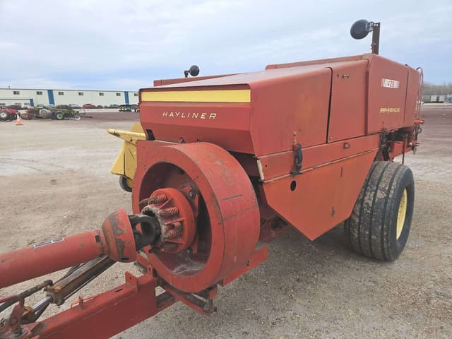 Image of New Holland 426 equipment image 3