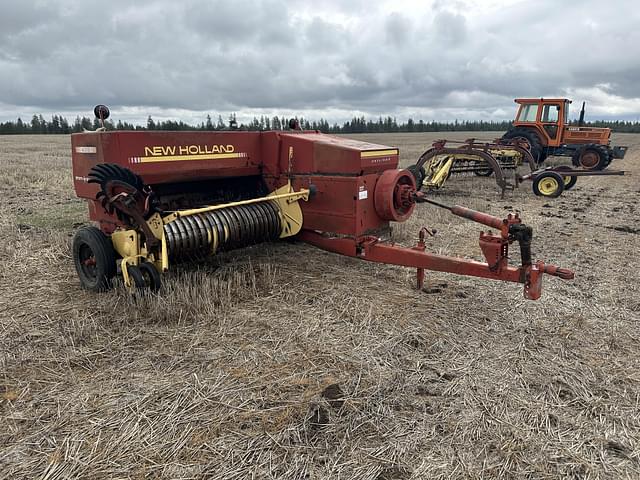 Image of New Holland 426 equipment image 4