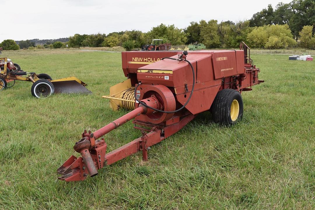 Image of New Holland 426 Primary image