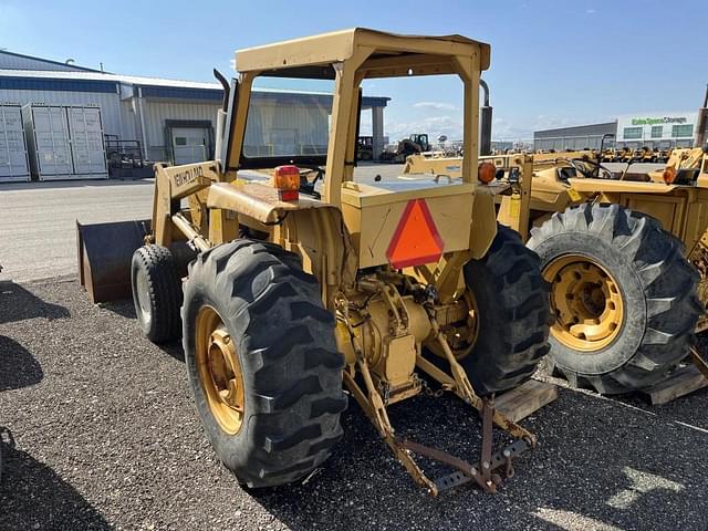 Image of New Holland 445D equipment image 3