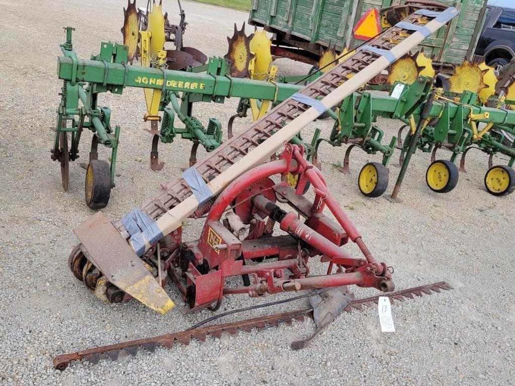 Image of New Holland 450 Image 0