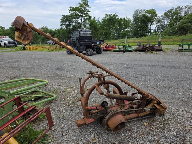 Image of New Holland 450 equipment image 3