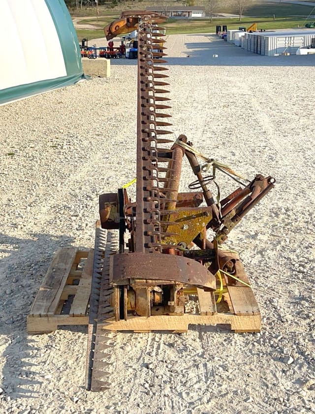 Image of New Holland 450 equipment image 3