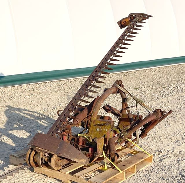 Image of New Holland 450 equipment image 2