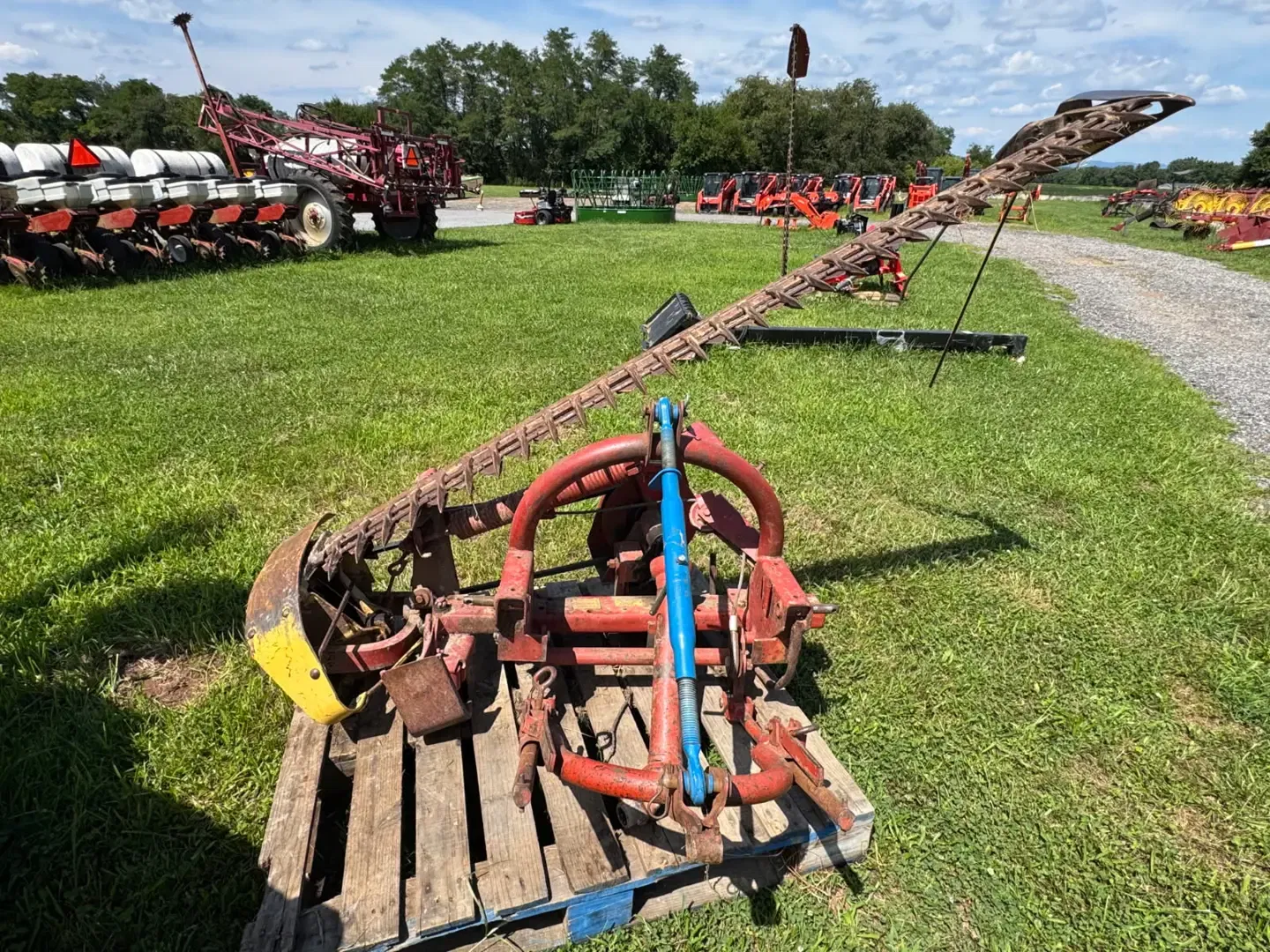 New Holland 451 Equipment Image0