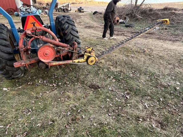 Image of New Holland 451 equipment image 1