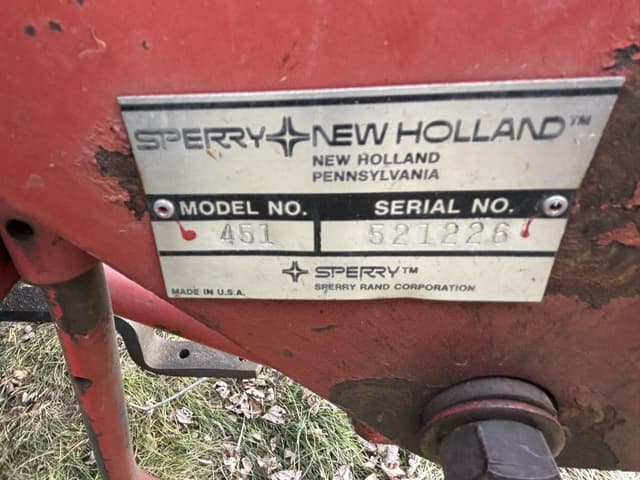 Image of New Holland 451 equipment image 3