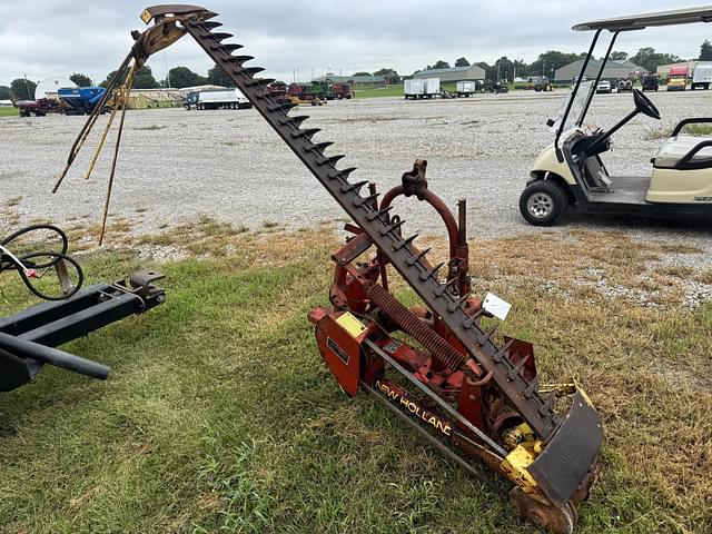 Image of New Holland 451 equipment image 3