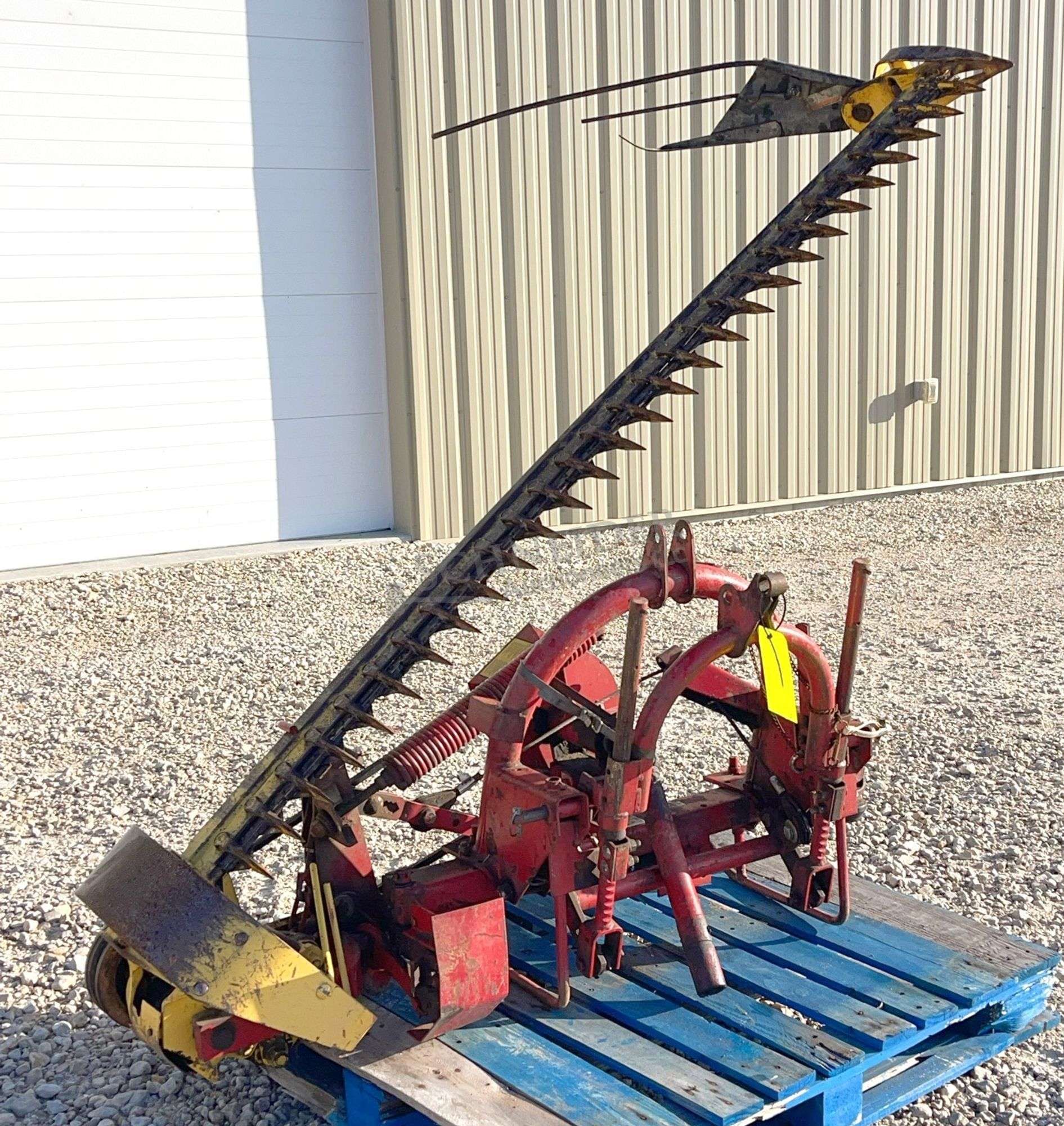 New Holland 451 Equipment Image0