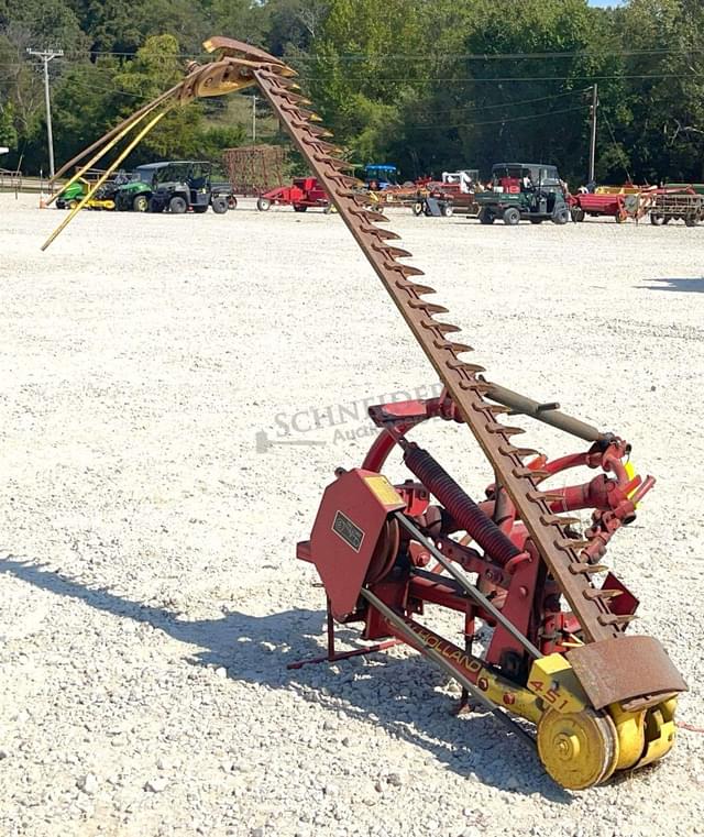 Image of New Holland 451 equipment image 2