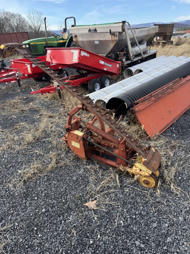 Image of New Holland 451 equipment image 1