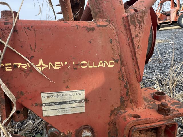 Image of New Holland 451 equipment image 4