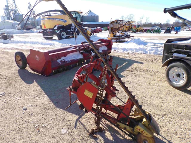 Image of New Holland 451 equipment image 2