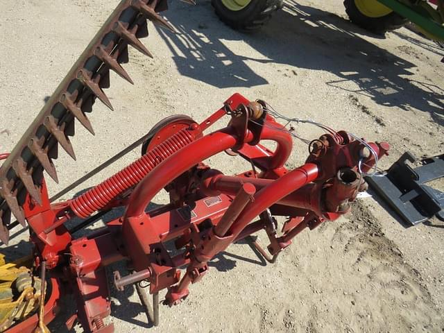 Image of New Holland 451 equipment image 2